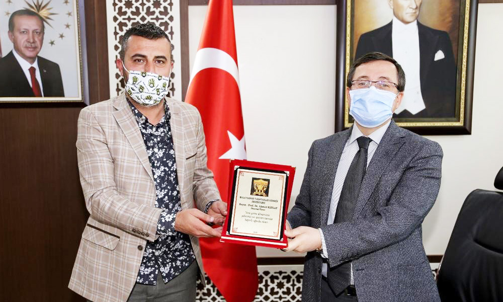 Rektör Kızılay'a onursal üyelik