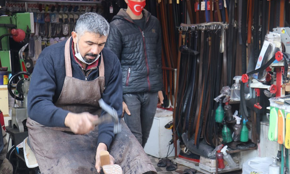 'Ayakkabınızı dezenfekte etmeden eve almayın'