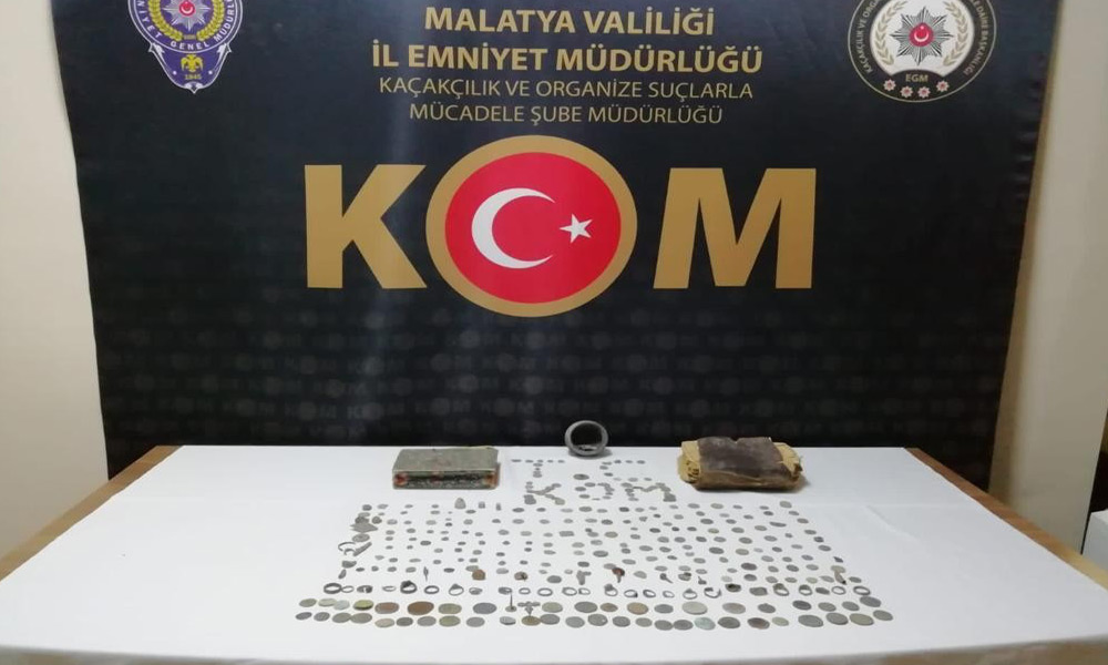 İki kaçakçı kıskıvrak!