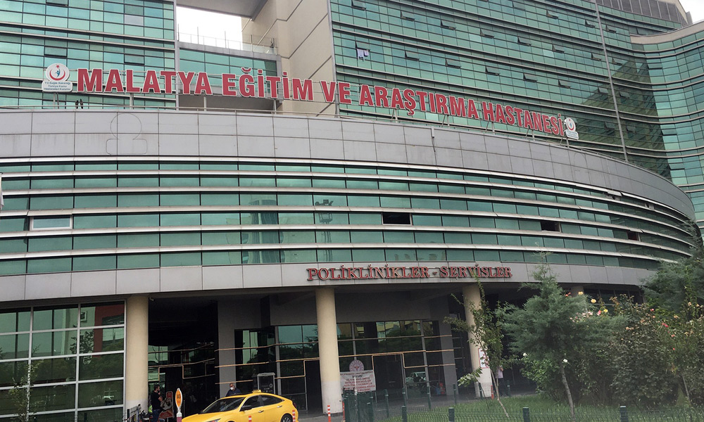 Hastanede yangın! Hastalar başka hastaneye sevk ediliyor