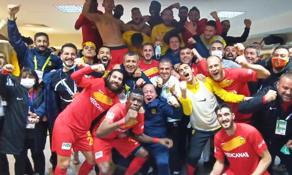 Sanal Hocalara Şok; Kadıköy'de Kaplan Farkı!