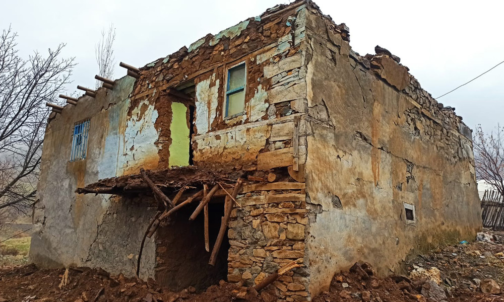 Depremzedeler kara kara düşünüyor!