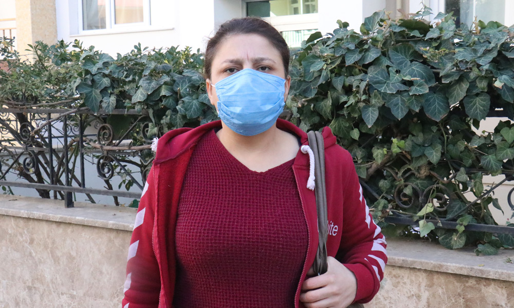 Gözü yaşlı anne kızını arıyor!