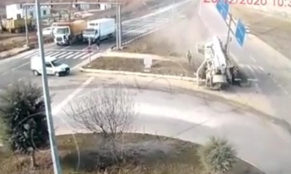 Feci kaza anı kamerada