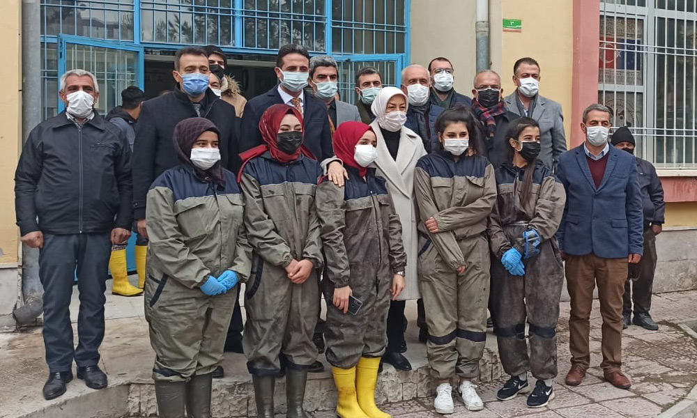 Bu okul fabrika gibi...