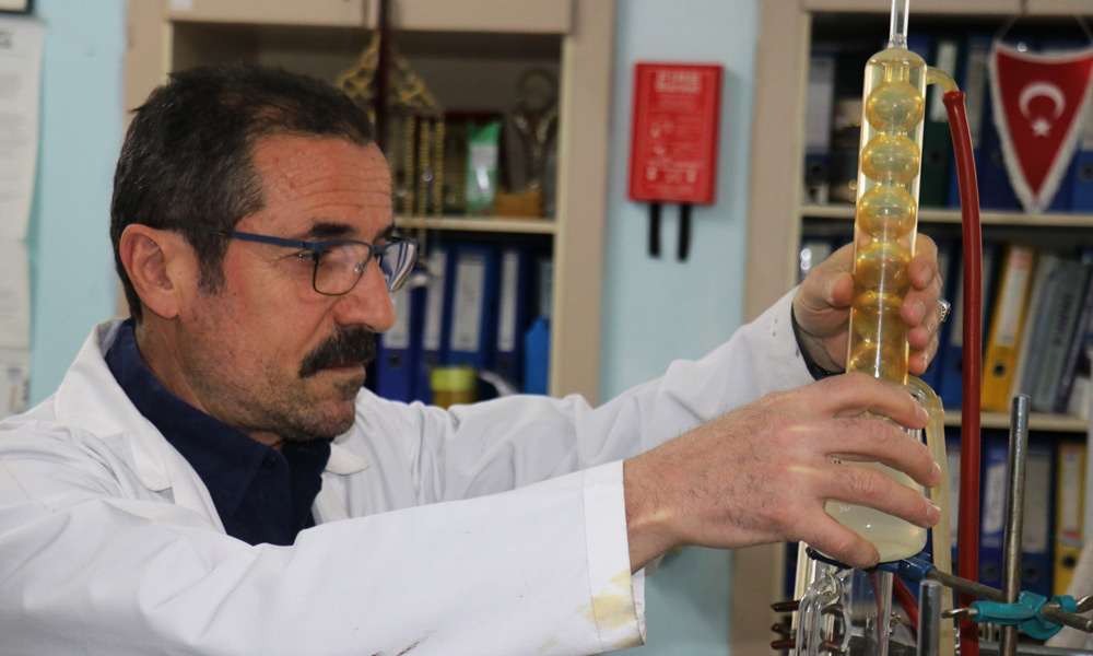 Doç. Dr. Önal: Bay Karabulut’un çalışmaları istenilen düzeyde değil!