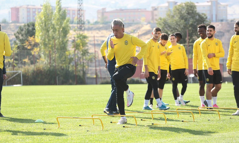 O oyuncu takıma dönüyor!