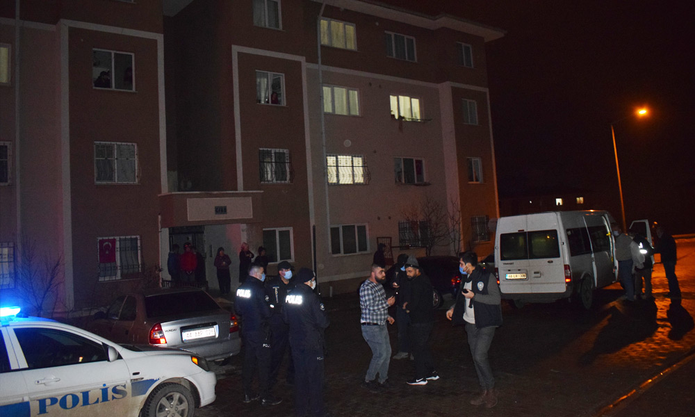 Esrarengiz cinayet! Bu halde bulundular