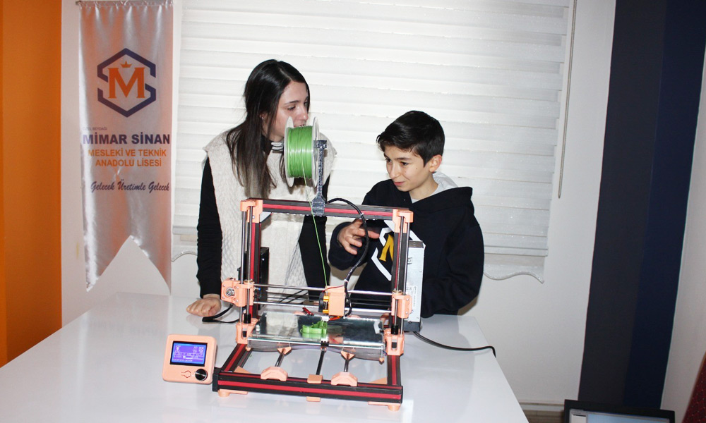 3D yazıcı projesine imza attılar!