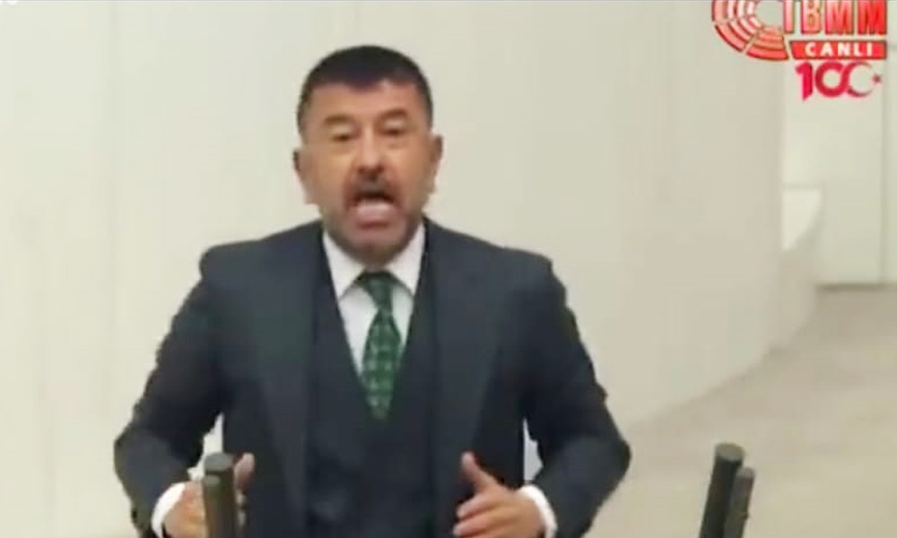 Birbirlerine saydırıp durdular!...