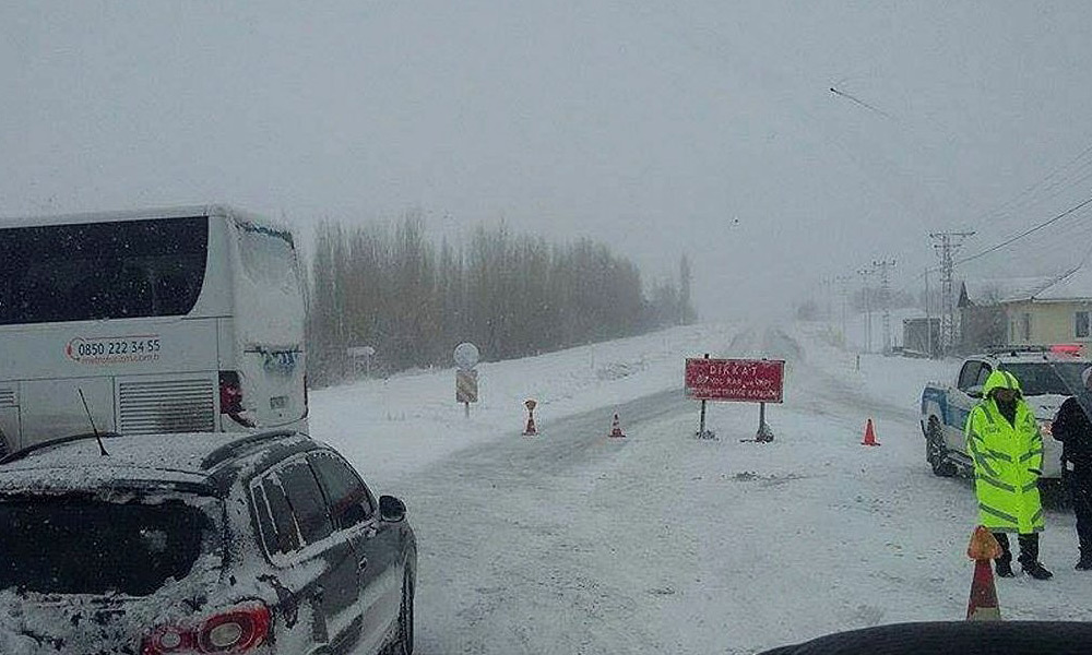 Bu yol ulaşıma kapandı!