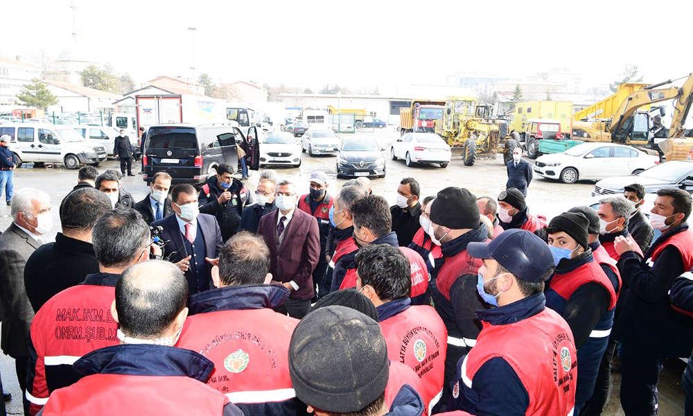 Gürkan: “İnsanların geleceği için hizmet ediyoruz”