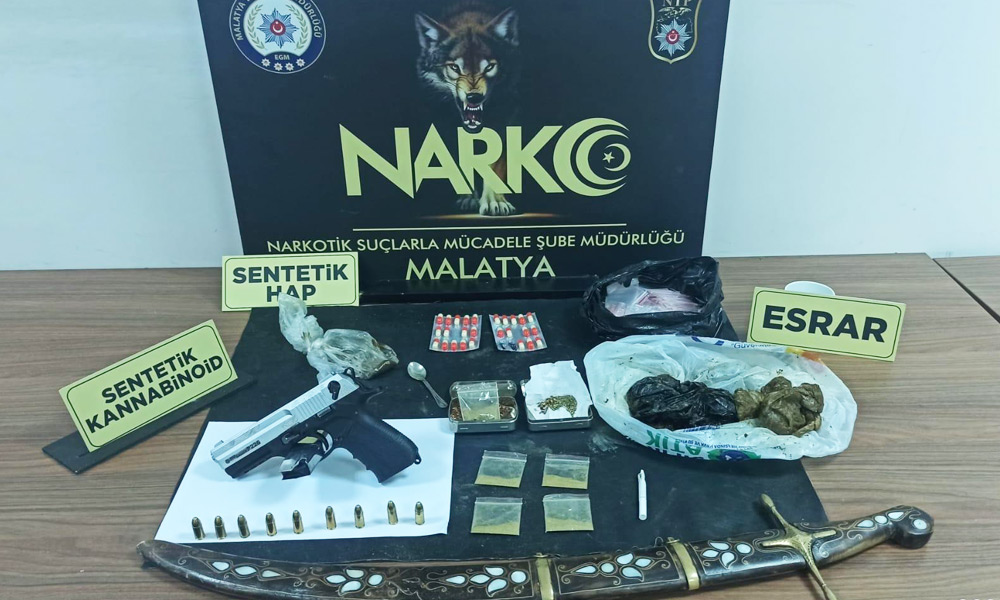 3 torbacı kıskıvrak!
