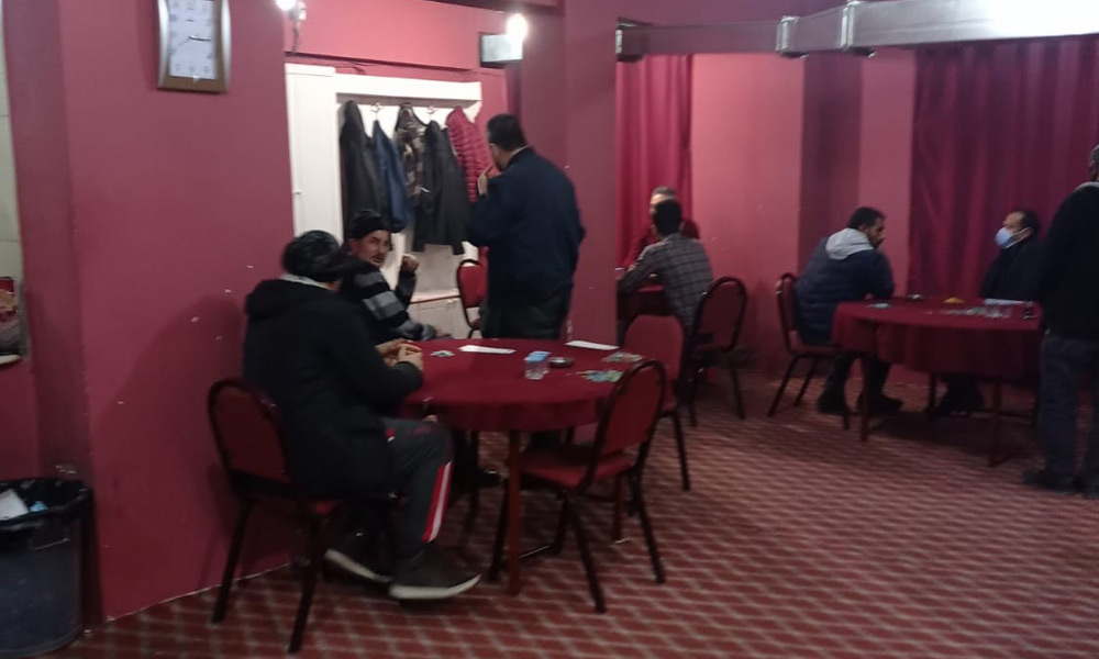 Kumar oynarken basıldılar!
