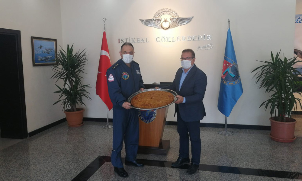 Başkan Kazgan’dan kömbeli ziyaret