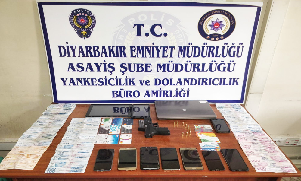 Dolandırıcı çetesi üyelerinden 2 kişi tutuklandı