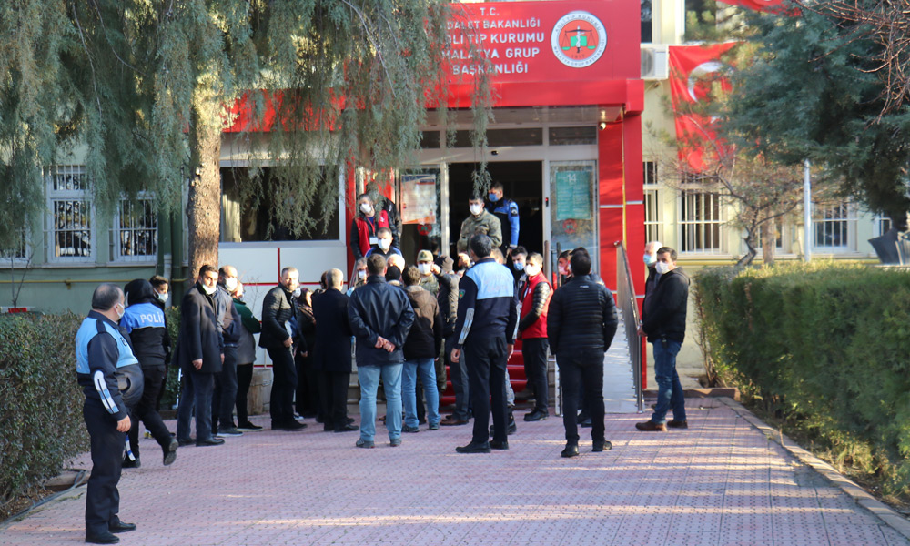 Yürek yakan bekleyiş!