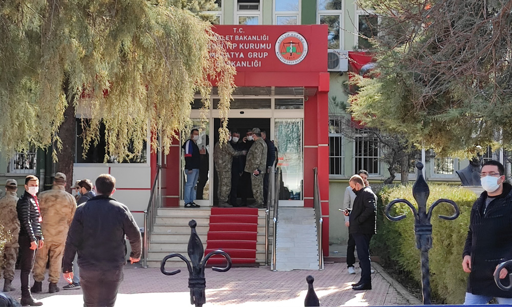 Son şehidin kimlik tespiti devam ediyor