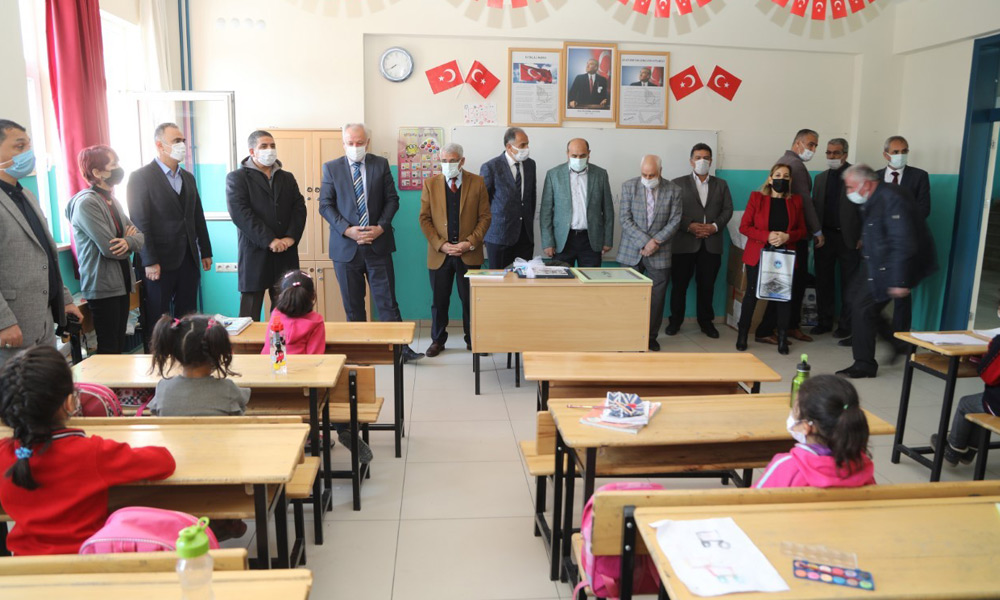 İlçede 54 okul açıldı!