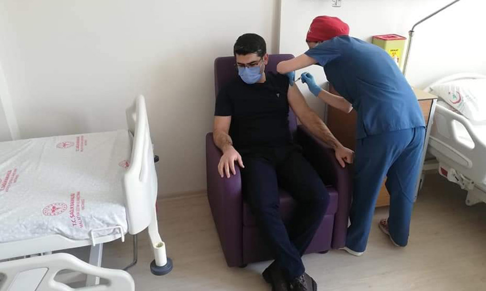 Korona virüs aşısı oldu!