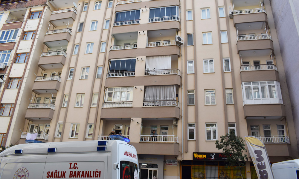 3. kattan düşen kadın öldü!