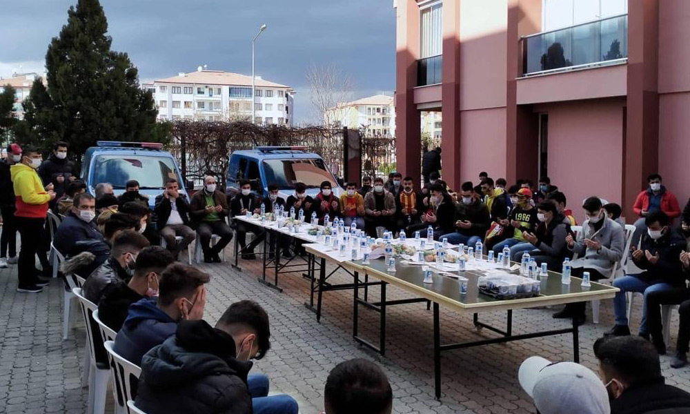 Kaya: Sizler bize şehidimizin emanetisiniz