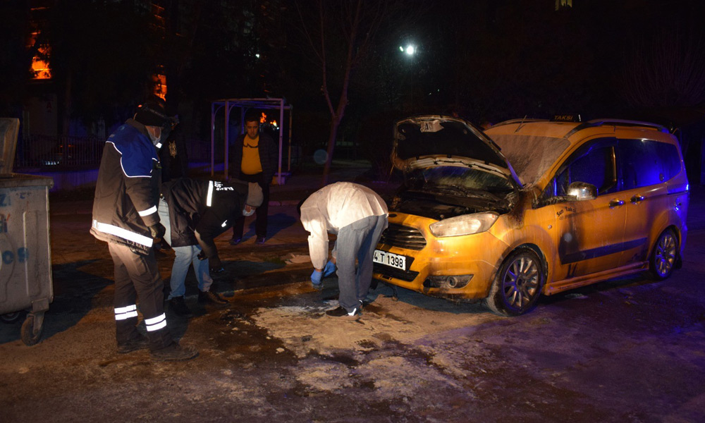 Tartıştığı kişinin aracını kundakladı!
