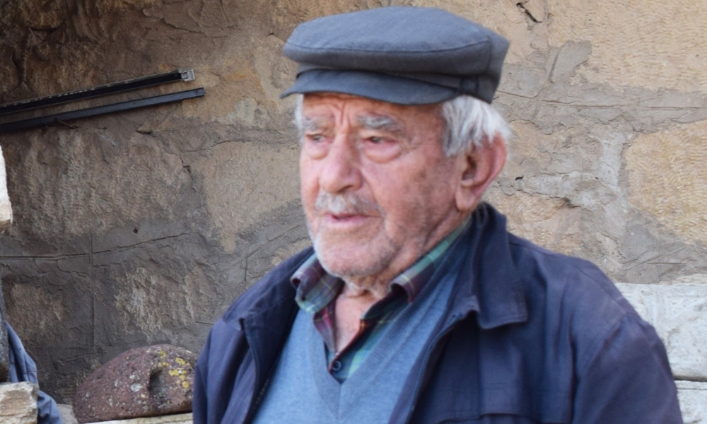 Öyle bir sevdası var ki...