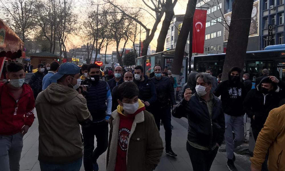 Taraftarlar yönetimi istifaya çağırdı!