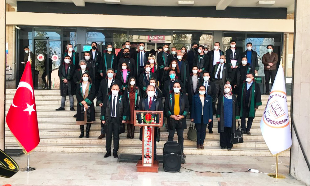Katledilen avukat için protesto!