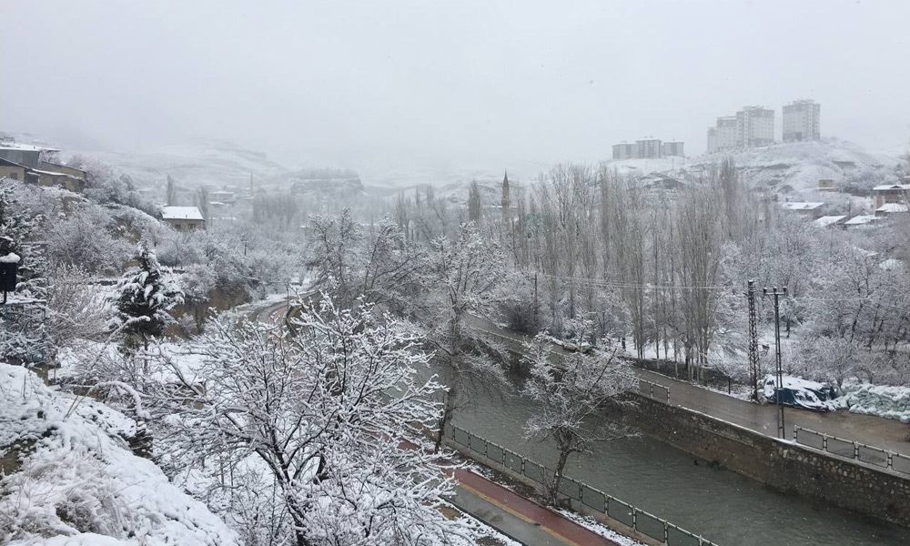 Malatya'ya mart sonu kar sürprizi!