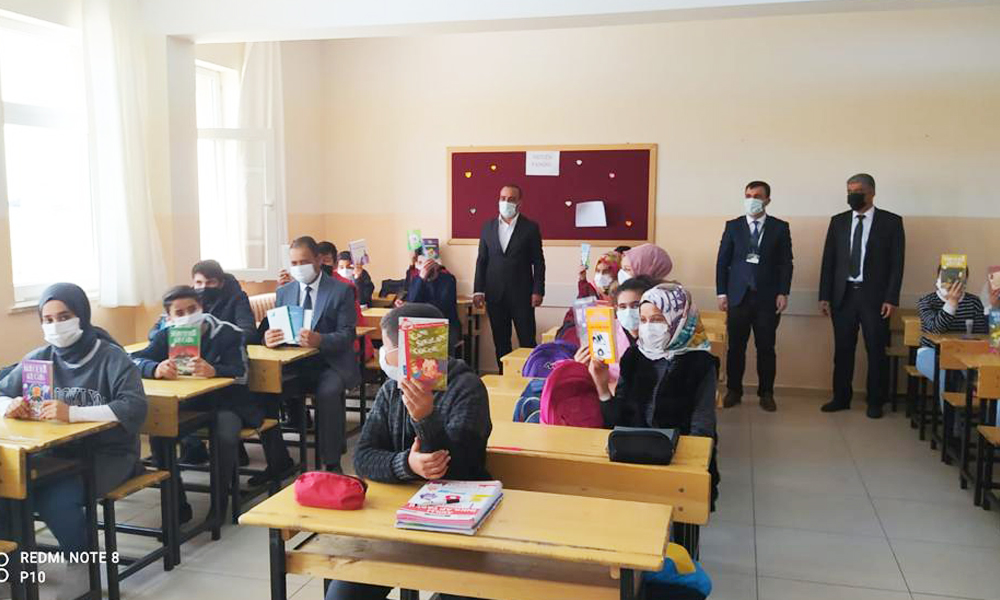 Kardeşime kitap!