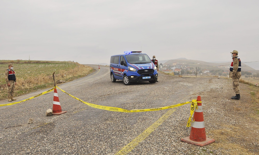 Bir mahalle karantinaya alındı