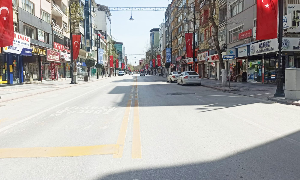 Cadde ve sokaklar boş kaldı