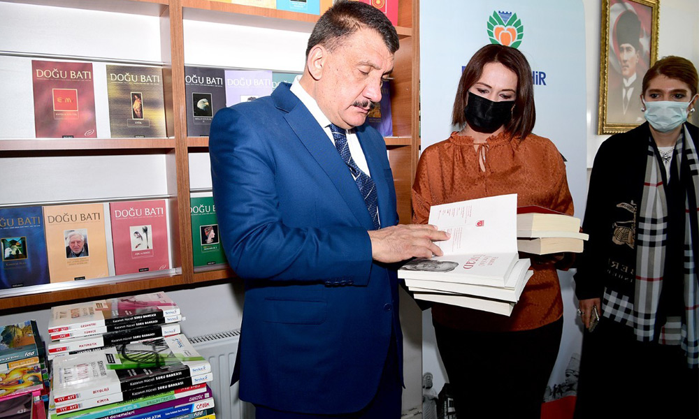 ‘Bir Kitap’ta Sen Bağışla’