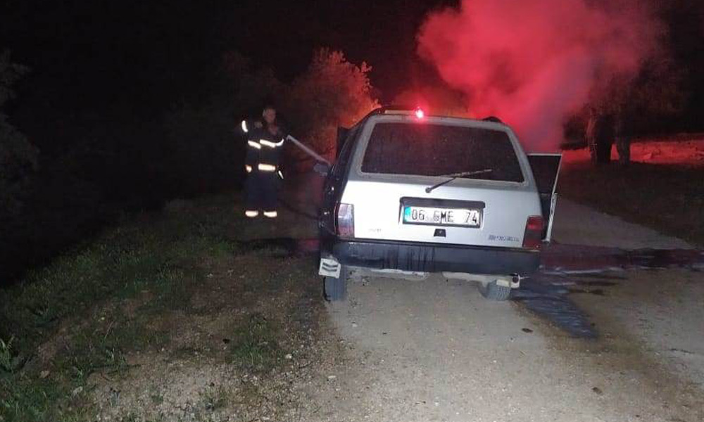 Yanan araç kullanılamaz hale geldi