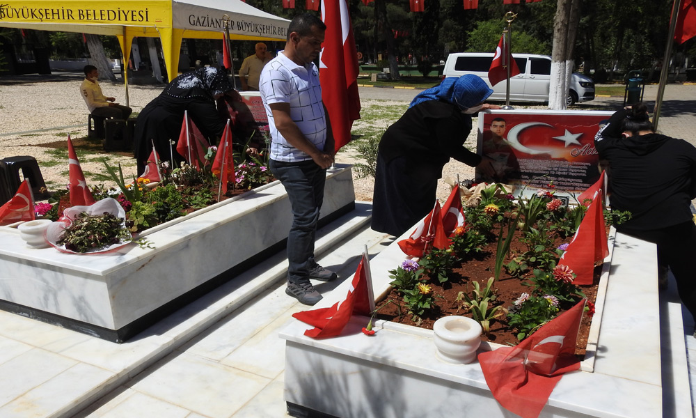 Evlat nöbetindeki aileler: Ha HDP ha İsrail!