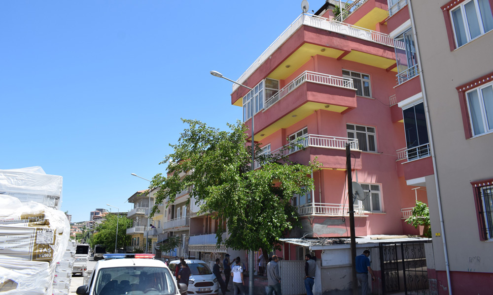 Terasını temizlerken 5. kattan düştü!