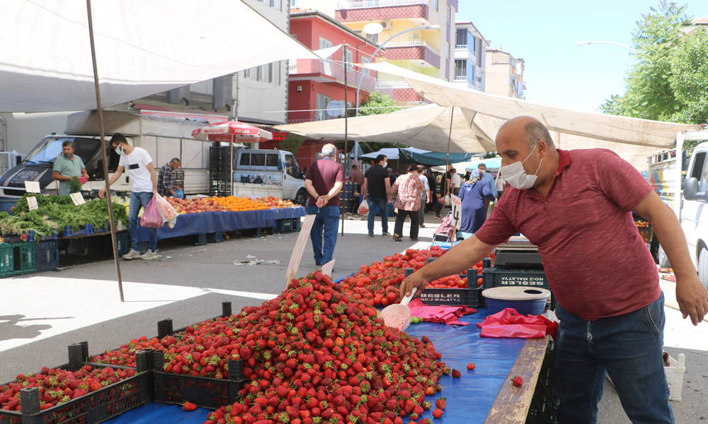 Semt pazarında sakinlik!..