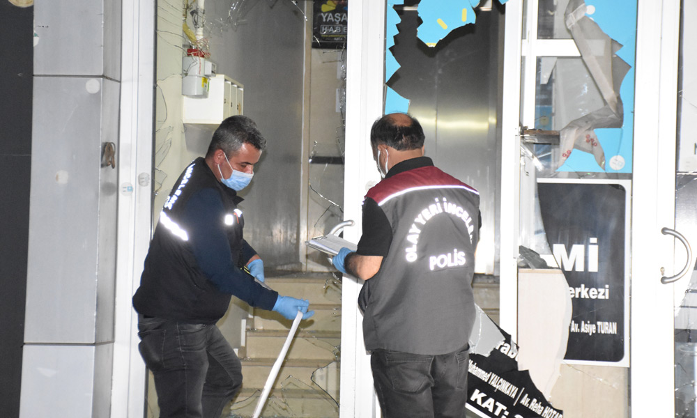 İYİ Parti binasına sopalı saldırı!