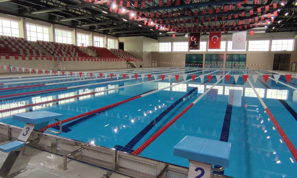 Olimpik kapalı yüzme havuzu tamam!