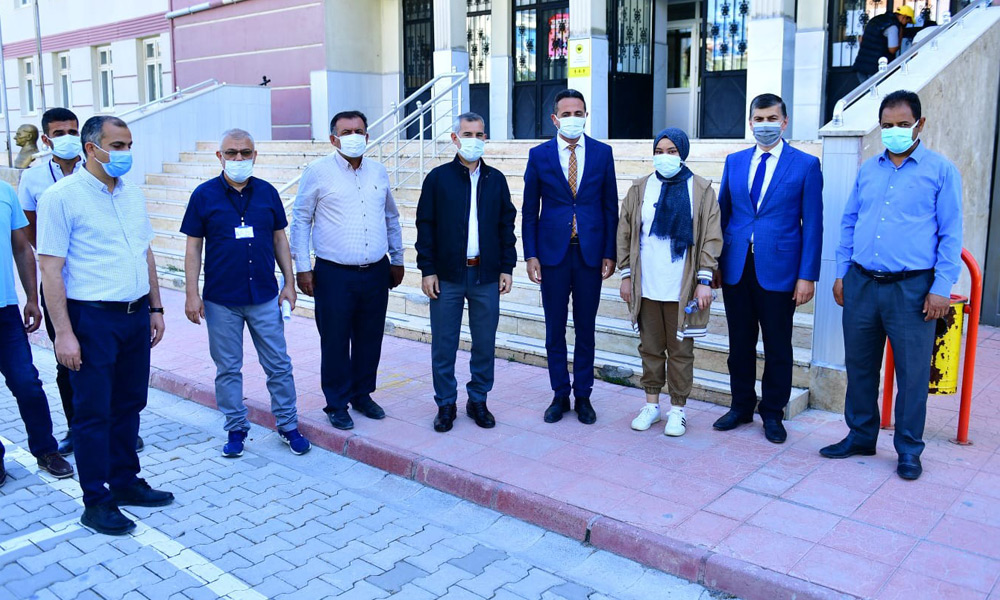 Çınar, öğrencilere moral verdi