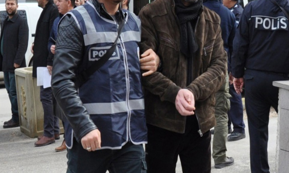 Naylon faturacılar binlerce lira dolandırdı