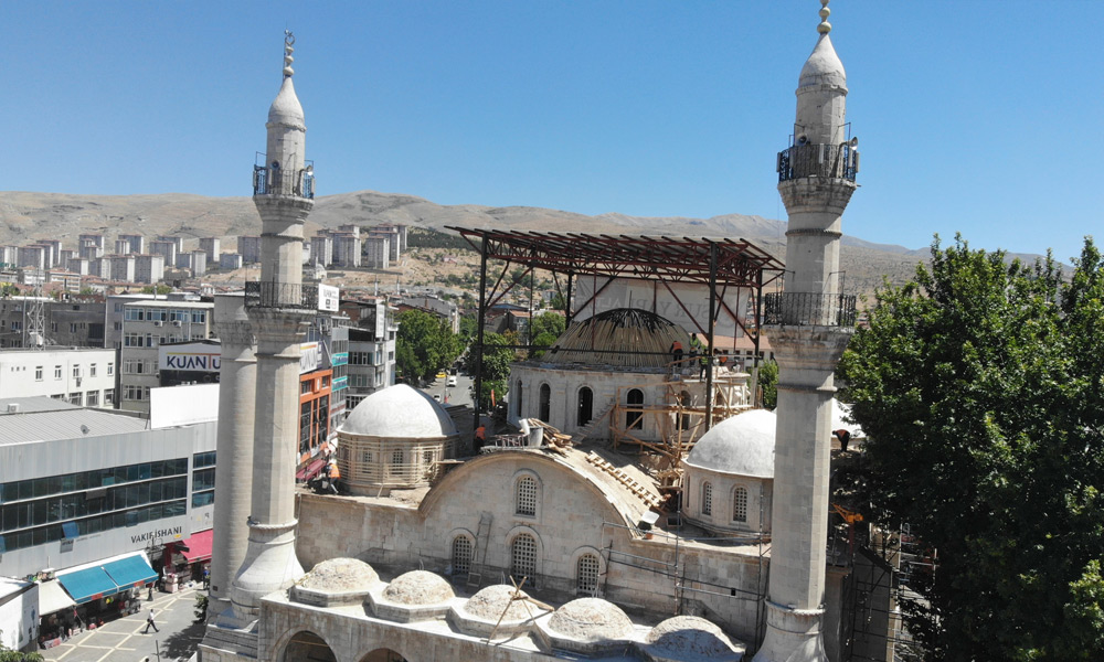 Yeni Cami Kurban Bayramı'na hazırlanıyor