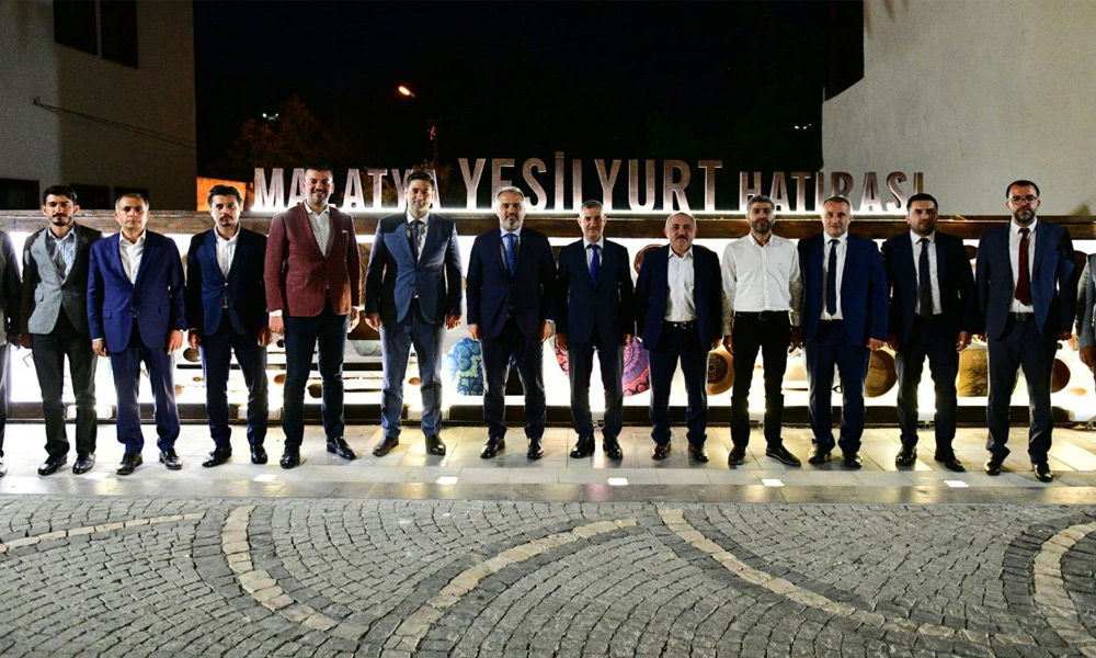 Yeşilyurt lezzet caddesini gezdiler
