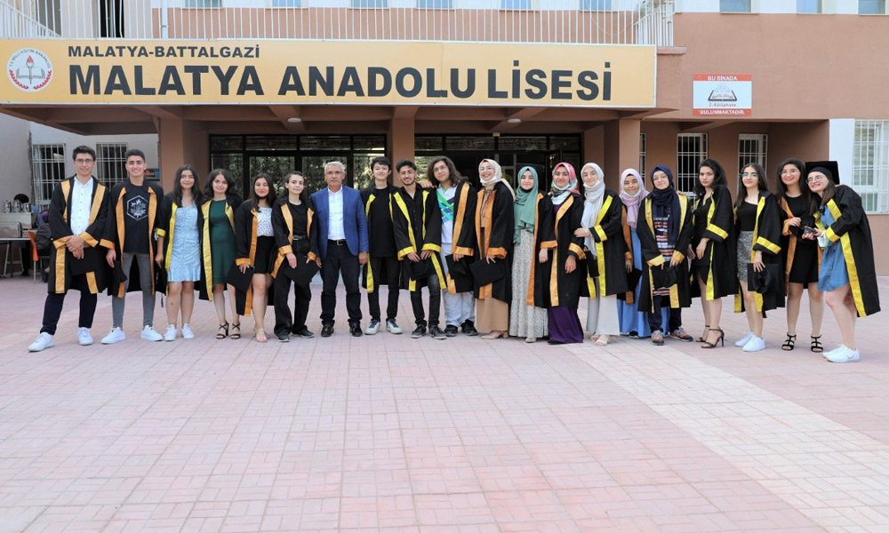 Güder, 180 öğrencinin heyecanına ortak oldu