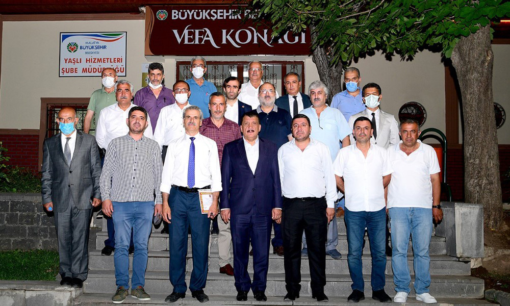 Gürkan: “Muhtarlarımızla aile gibiyiz”