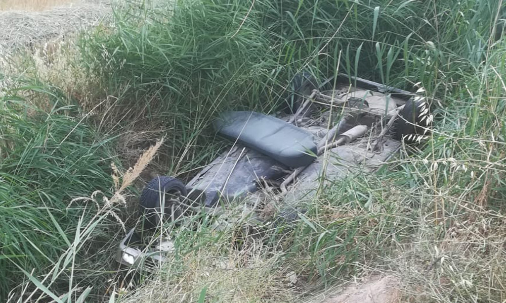 Otomobil sulama kanalına düştü