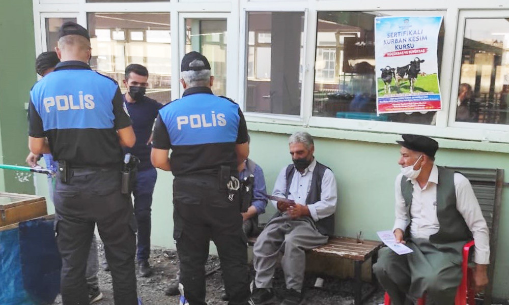 Kurban pazarlarındaki tehlikeye dikkat!