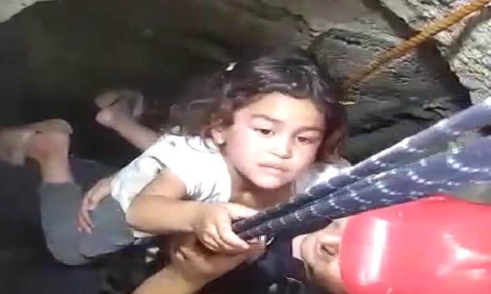 4 yaşındaki kız çocuğu su kuyusuna düştü